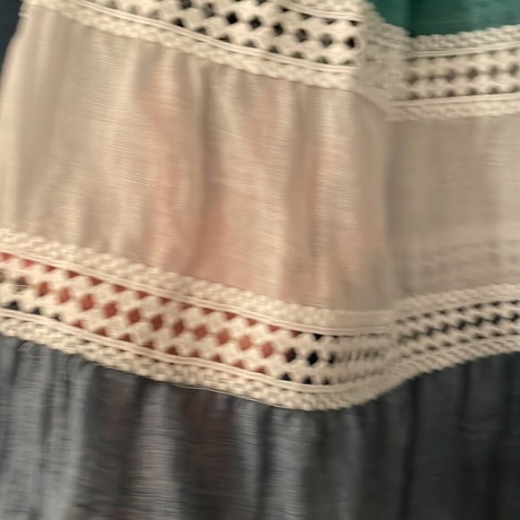 Blouse. Sheer in the white area. Runs large. Size small. New without tags - Picture 3 of 6